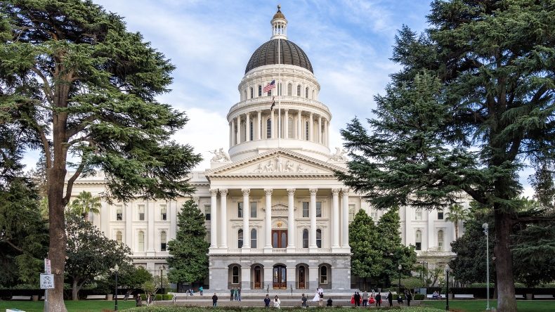 California-Sacramento-State-Capitol-Workest